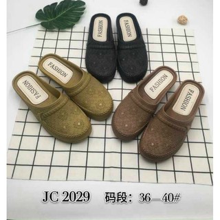 Dép sục nữ. Dép bít đầu ( giao màu ngẫu nhiên)