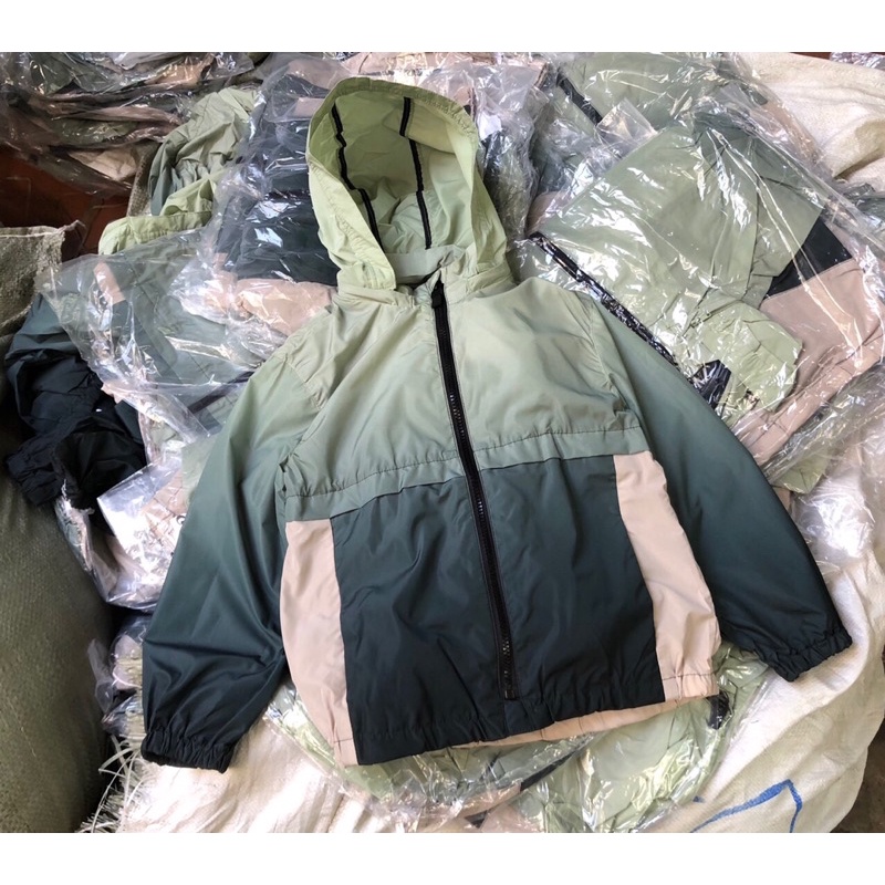 Áo gió một lớp cho bé trai lớn màu xanhOmbre