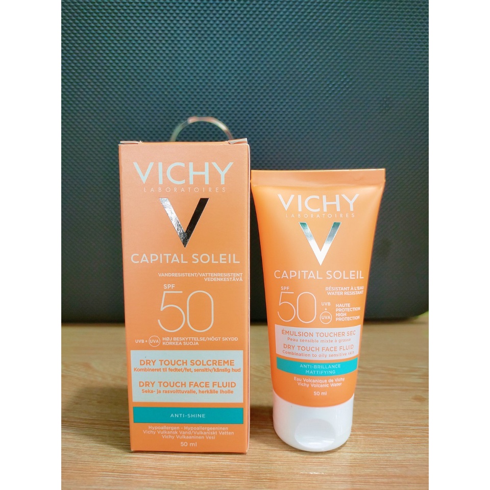 Kem Chống Nắng Vichy Capital Soleil SPF50+ Không Gây Nhờn Rít Không Màu Dành Cho Da Dầu Và Nhạy Cảm 50ml - Balan Shop