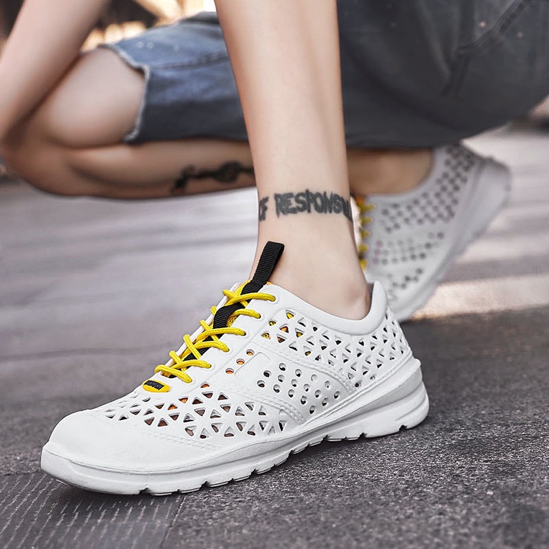 2022 Giày lội nước nam đục lỗ