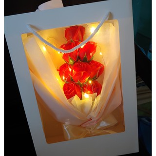 Bó hoa hồng sáp 9 bông kèm túi xách đèn nháy và thiệp, quà sinh nhật, ngày nhà giáo việt nam, quốc tế phụ nữ, valentine