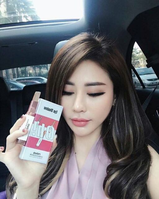 Màu Vẽ mắt sáp EYE SHADOW NOVO dạng cây son