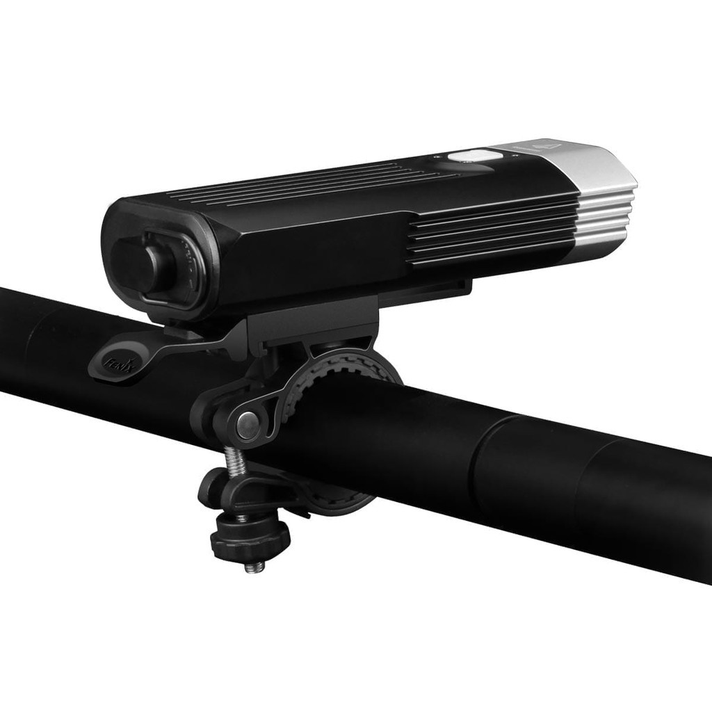 Đèn pin xe đạp FENIX BC30 V2.0 độ sáng 2200lm chiếu xa 187m sử dụng 2 pin 18650 và sạc Vapcell Q2