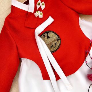 Váy hanbok đỏ cho bé