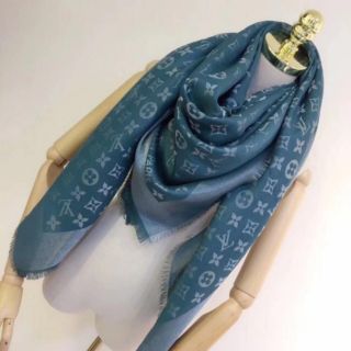 Khăn LV xanh nhũ trắng (ko kèm hộp)