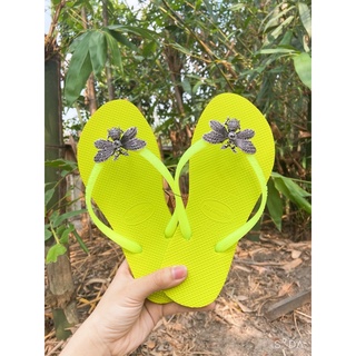 Dép xỏ ngón Havaianas kèm ong xám