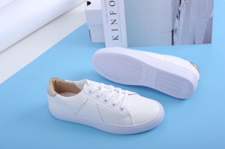 Giầy sneaker