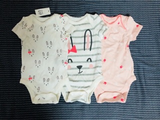 Set 3 Bodysuit của Gap( auth)