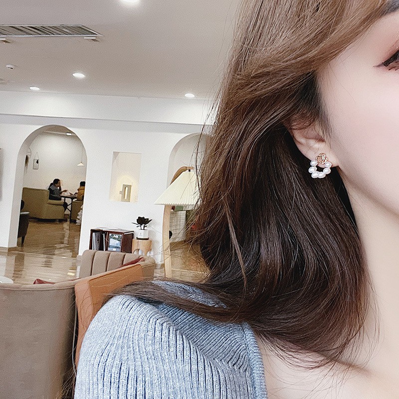 Khuyên tai kẹp không bấm lỗ chốt cố định K219 bằng hợp kim mạ vàng hình bông hoa gắn hạt trai dáng ngắn Leous