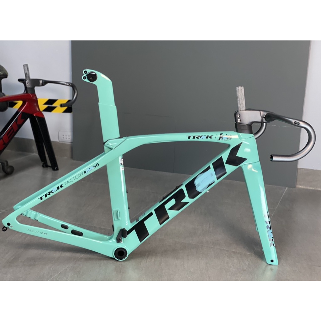 Khung Road Carbon chếch Mad.rone SLR 9 phanh đĩa