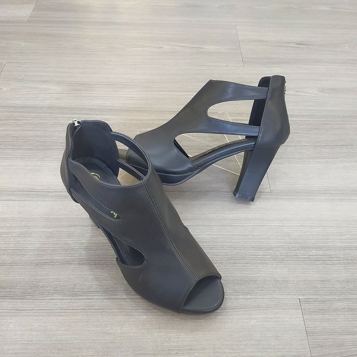 Giày sandal nữ cao gót 8cm hàng hiệu rosata màu đen ro322