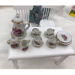 Bộ ấm chén mini bằng gốm sứ. Đồ chơi mini