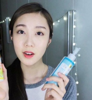 Tẩy da chết Detclear Nhật bản 180ml