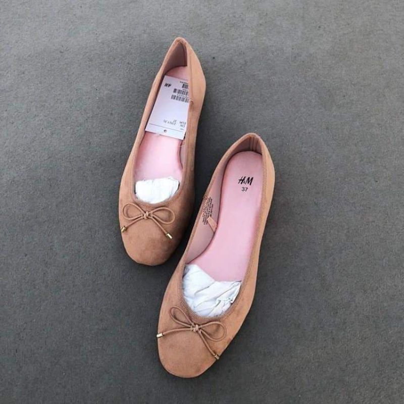 Giày bệt búp bê H&M đính nơ da lộn màu nude size 38