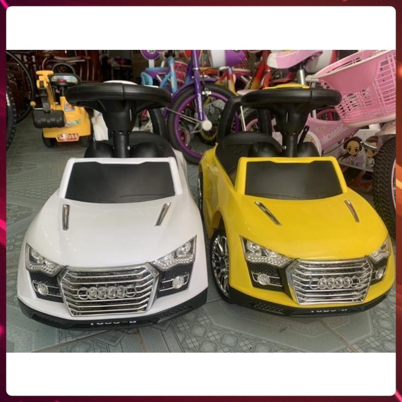 Xe chòi chân ô tô có nhạc cho bé loại xịn, có đèn phát sáng