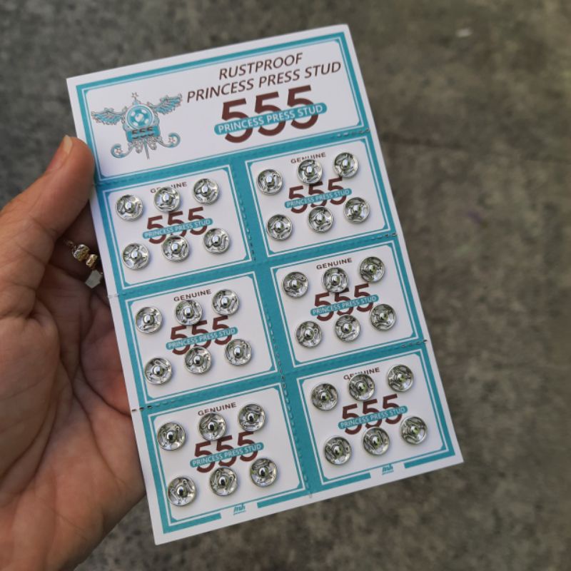 Vỉ nhỏ 6 cái nút bấm áo dài,áo bé