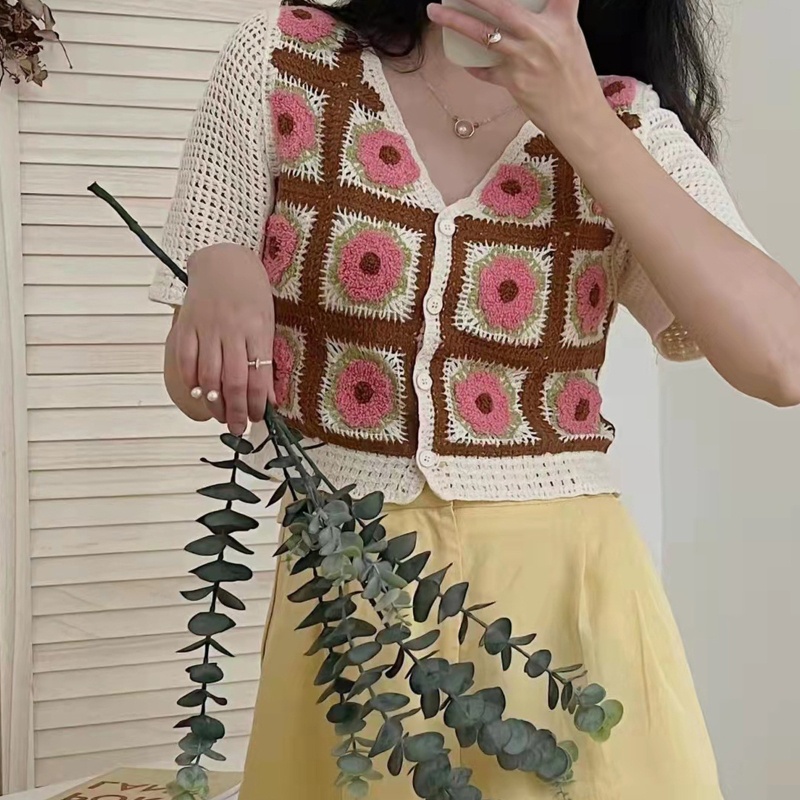 Áo Croptop Dệt Kim Tay Ngắn Cổ Chữ V Thêu Họa Tiết Hoa Thời Trang Mùa Hè Xinh Xắn Cho Nữ