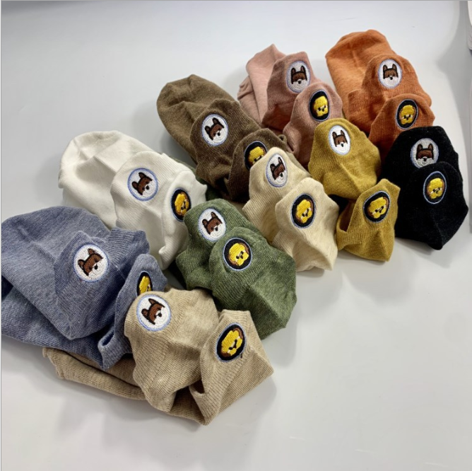 Tất vớ cổ ngắn nữ thêu họa tiết cún gấu