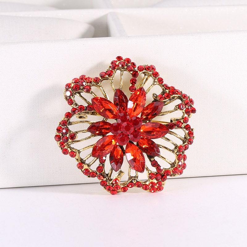 Trâm Cài Áo Hình Hoa Đính Đá Sang Trọng Cho Nữ