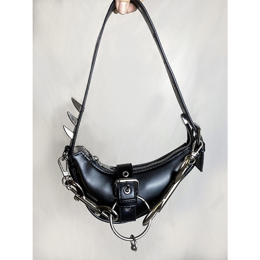 Túi Đeo Chéo Đính Đinh Tán Phong Cách Punk Gothic Nhật Bản