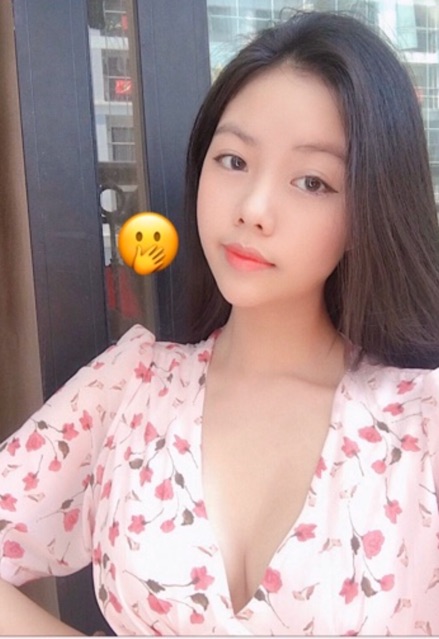 Đầm xoè nhẹ họa tiết hoa Hồng nhỏ nền váy Hồng thêm dịu dàng