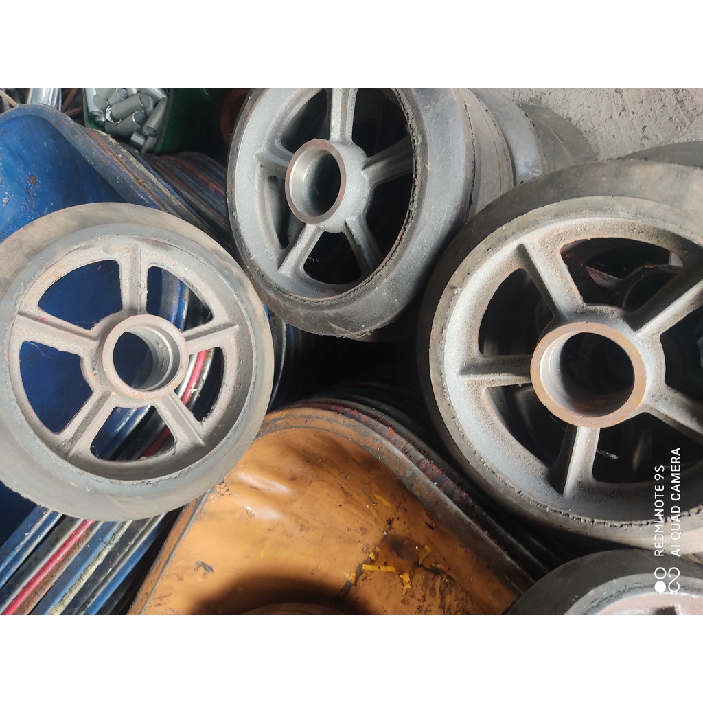 Bánh gang cao su đường kính 25cm  Đường Kính 25cm BXCS-25  Bánh xe chở rác