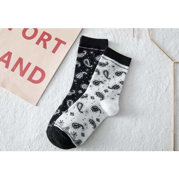 Vớ Tất Họa Tiết trắng đen cao cổ Nam Nữ phong cách thể thao, đường phố.