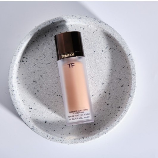 Kem nền Tom Ford Traceless Soft Matte Foundation mịn lì | BigBuy360 - bigbuy360.vn