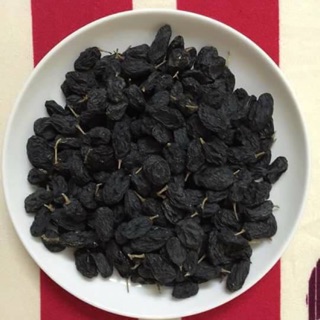 Nho khô đen nguyên cuống, hàng xách tay Nga, túi zip 500g
