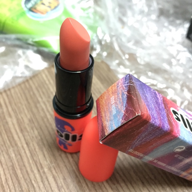 Mac lipstick màu Shushi kiss
