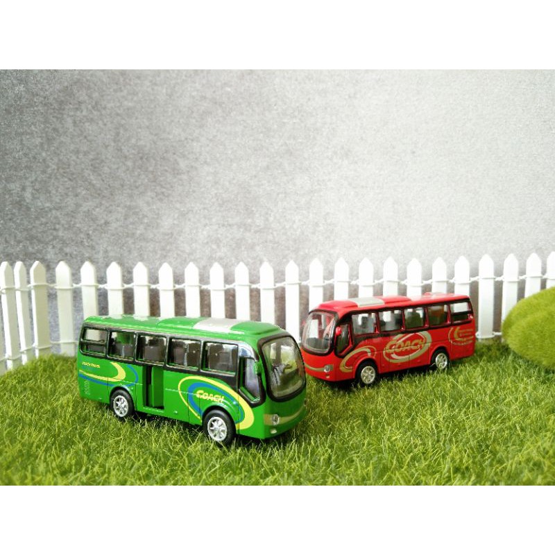 Set 4 xe buýt nhỏ bằng kim loại. xe tỉ lệ 1:64