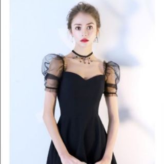 Vòng cổ chocker tua rua đen sang chảnh