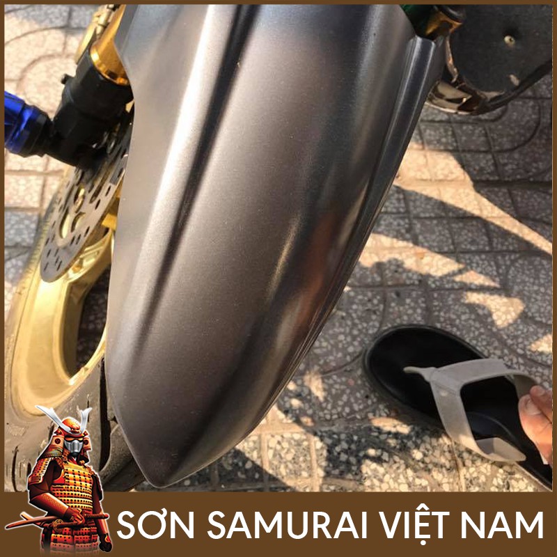 Chai sơn Samurai màu bạc Vostok H177