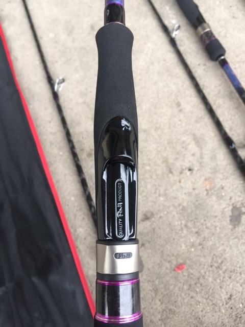 Cần 2 khúc Shimano Tiger shar 3m chuyên săn hàng khủng