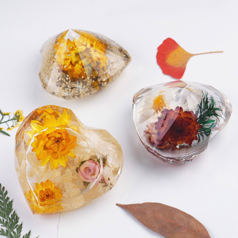 Set 3 Khuôn Silicone Làm Xà Phòng Bằng Nhựa Resin Hình Trái Tim