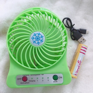Quạt chạy pin có sạc điện siêu mát