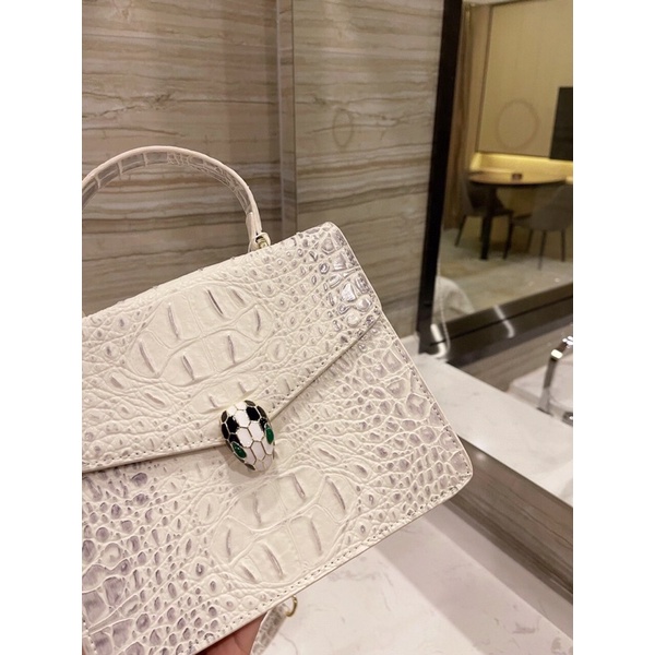 Túi xách Bvlgári da rắ nét từng chi tiết sz 22