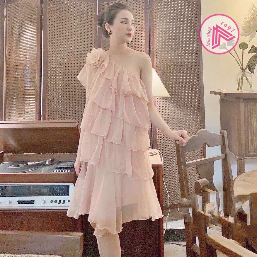 Đầm Suông Xếp Tầng Lệch 1 Vai Chất Voan Chiffon Có Lót Kèm Tag Hoa Rời