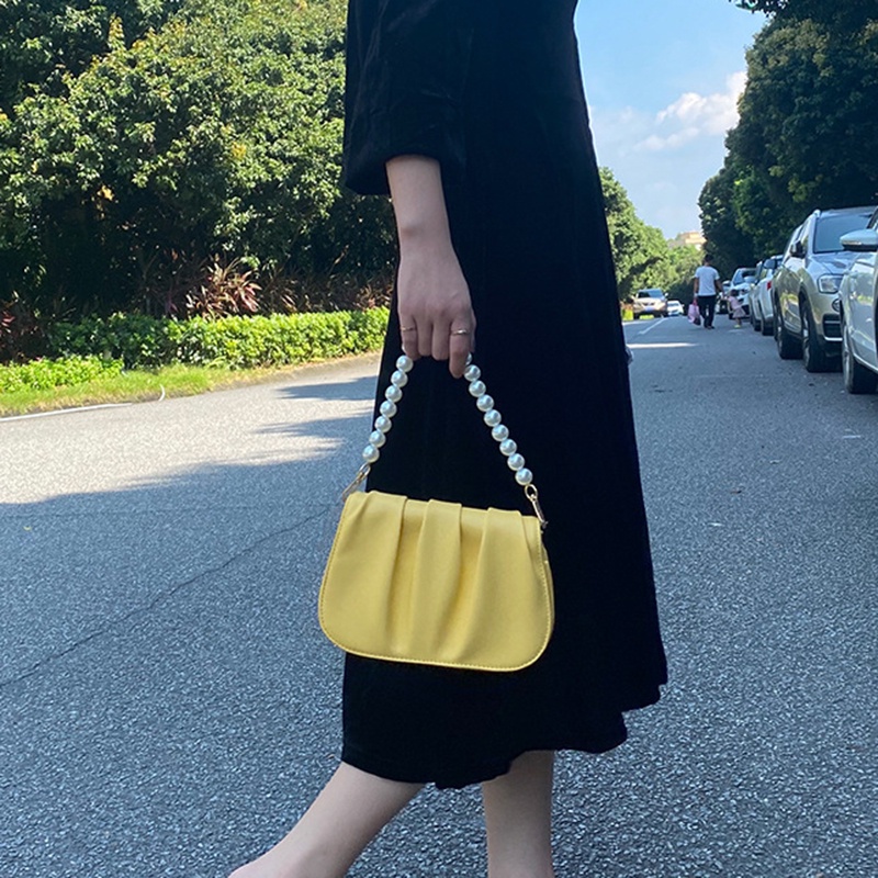 Túi IELGY đeo vai hình đám mây màu trắng phối xích đính ngọc trai dễ phối đồ cho nữ