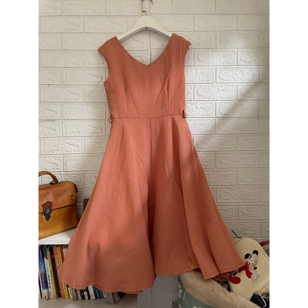 Đầm midi dáng xòe