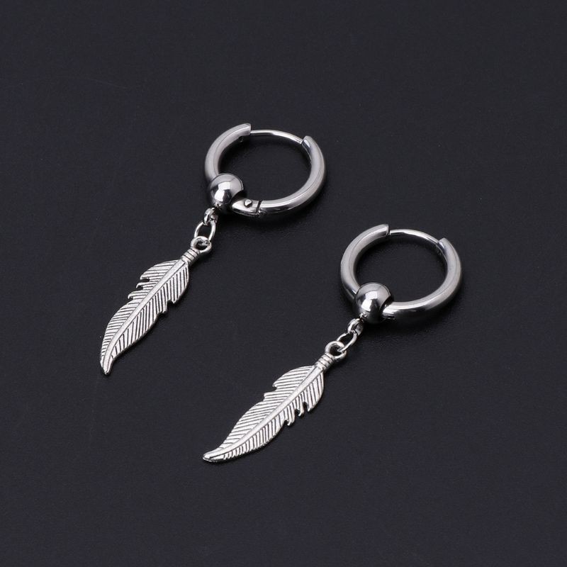 Khuyên tai hình chiếc lá phong cách Hàn Quốc