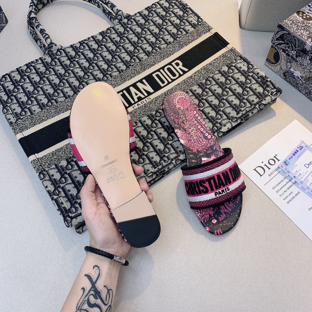 Dép Sandal Đế Bằng Thiết Kế Mới Thời Trang Dành Cho Nữ