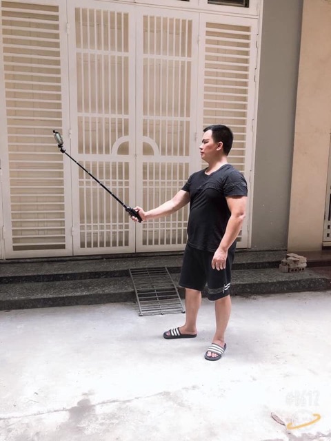 Gậy selfie Yunteng 9928 tích hợp đế 3 chân + khung kẹp điện thoại (không có nút bluetooth) | BigBuy360 - bigbuy360.vn