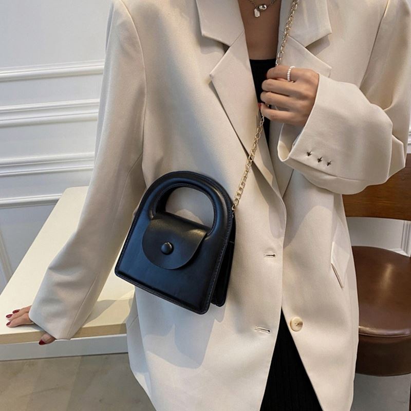 Túi xách mini đeo chéo dáng vuông 2 màu đen trắng phong cách nước ngoài hot trend