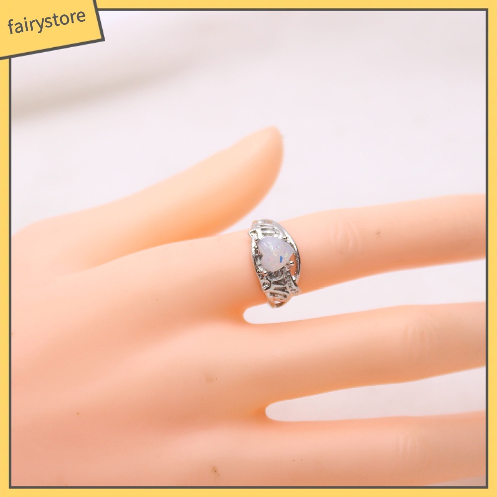 Nhẫn Hợp Kim Đính Đá Opal Giả Hình Trái Tim Khắc Chữ