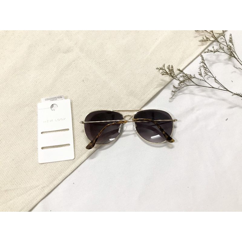 Kính Newlook lỗi thanh lý còn 90k chính hãng, mua sale tại các nước