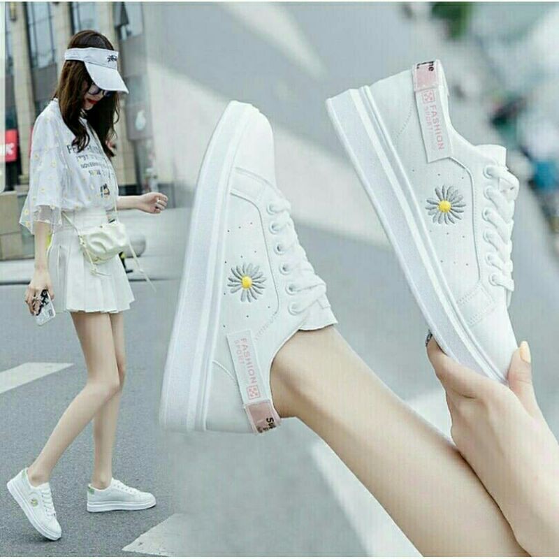 Giày Sneaker Thêu Hoa Hướng Dương Ys211