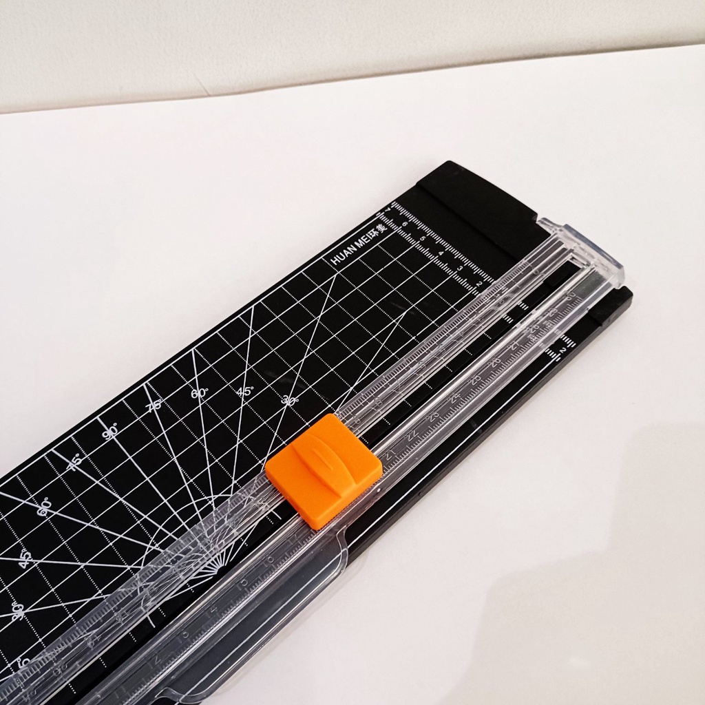 Bàn Cắt Giấy Mini Khổ A4 TIỆN LỢI Cắt Được Giấy 300gsm