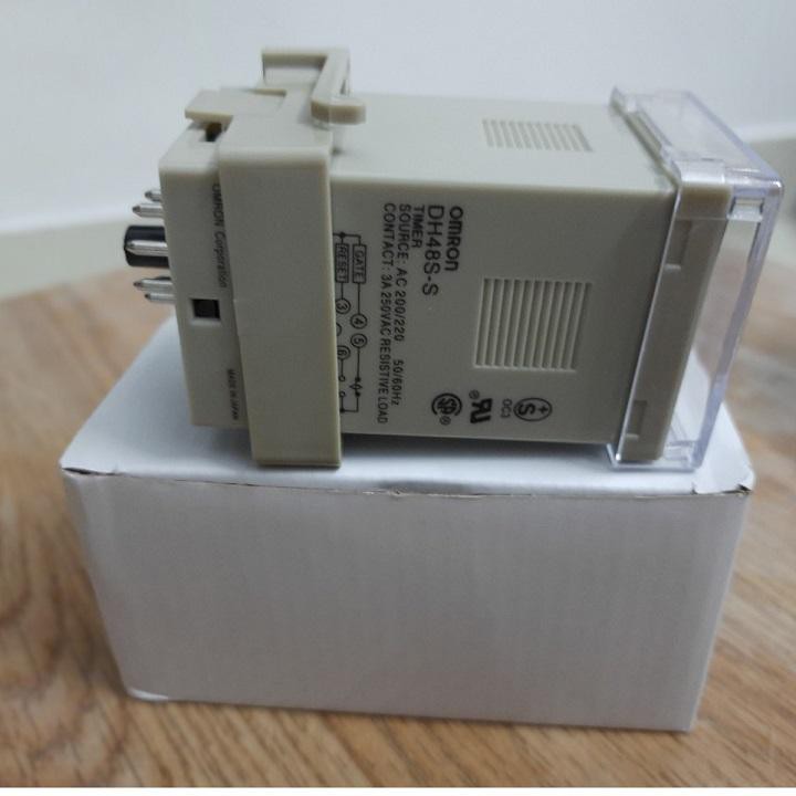 Đồng hồ hẹn giờ timer thời gian OMRON DH48S-S kèm đế