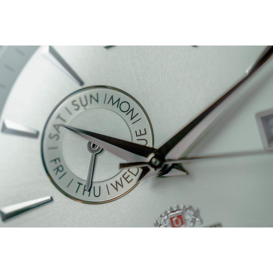 Đồng hồ nam ORIENT AUTOMATIC FAL00006W0 mang tới vẻ thanh lịch, nhẹ nhàng mà không kém phần trẻ trung.